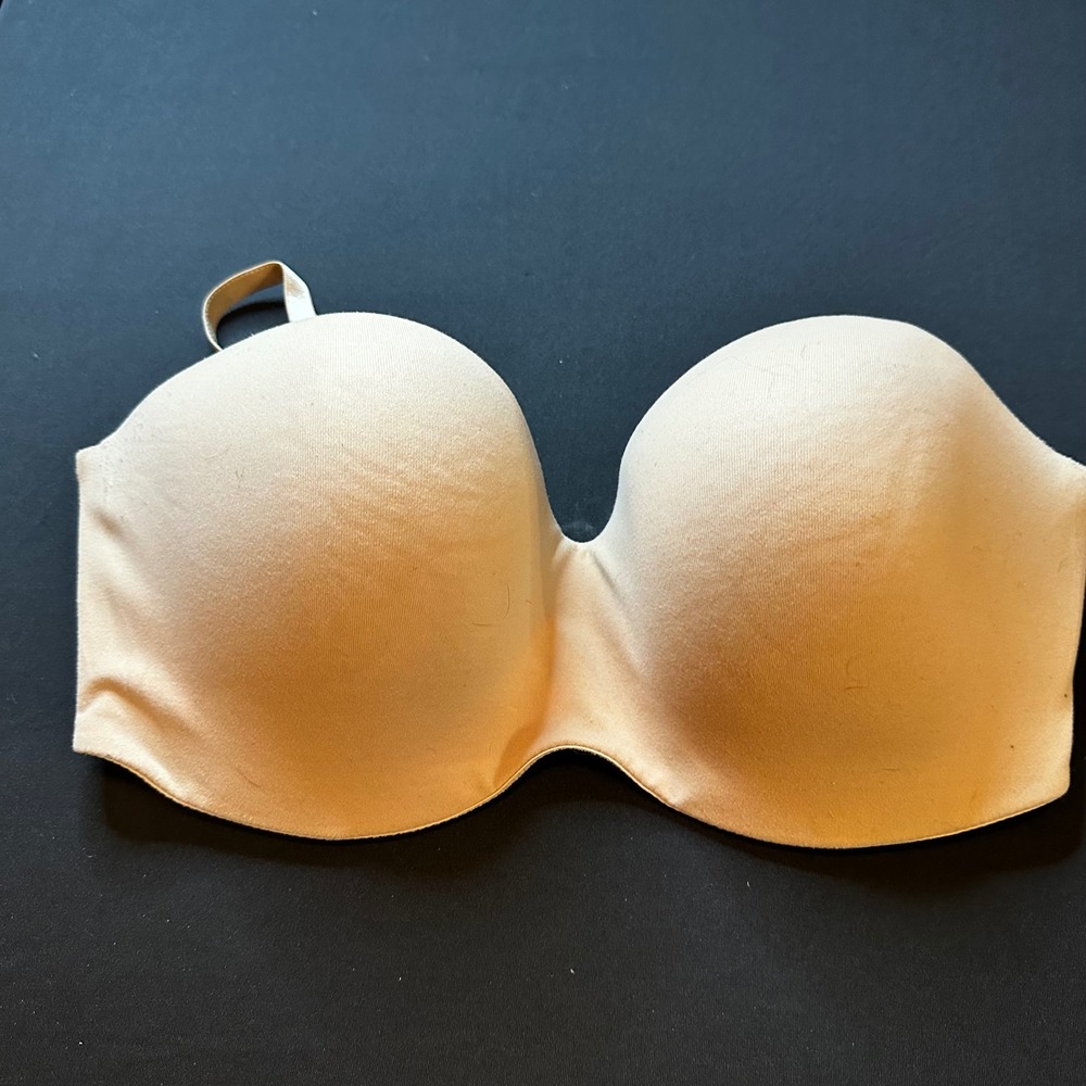 Victoria's Secret Body by Victoria Strapless Lined Bra Nude 38DD